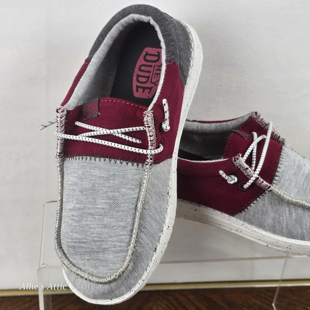Hey Dude Wally Youth Tri Varsity Crimson Red Gray Size YT3 Summer Beach Casual‎